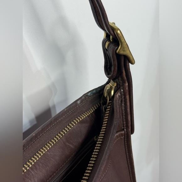 Vintage Coach 9951 Patricia Legacy Brown Leather
Messenger Shoulder Bag - Picture 12 of 13